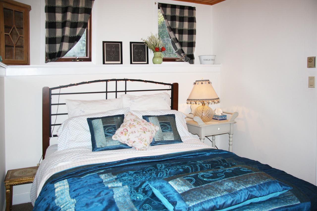 2 Moon Cottage Niagara-on-the-Lake ภายนอก รูปภาพ